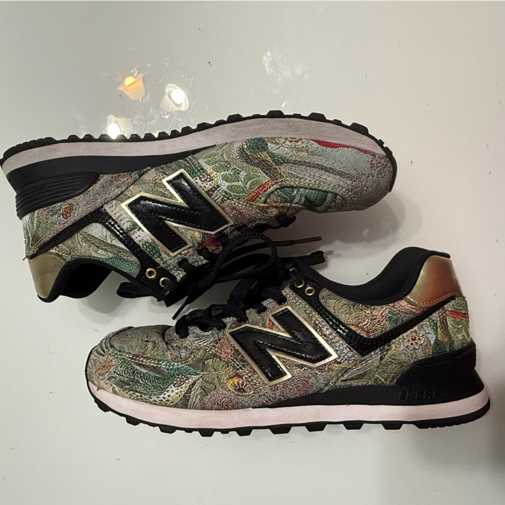 New Balance Multicolor Athletic Shoes